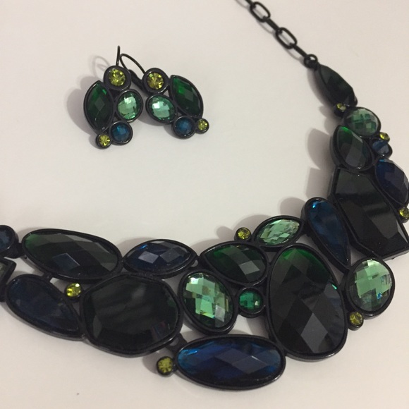 Lia Sophia Jewelry - 🆕Lia Sophia Statement Necklace/Earring Set